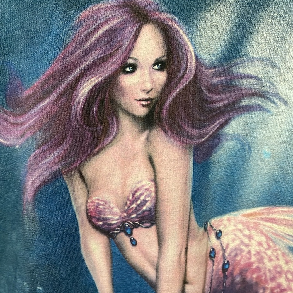 Mermaid π§ββοΈ Tee π₯π₯ - Picture 4 of 7